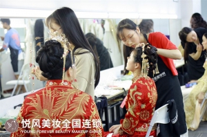 西安有(yǒu)没有(yǒu)好一点的化妆學(xué)校？
